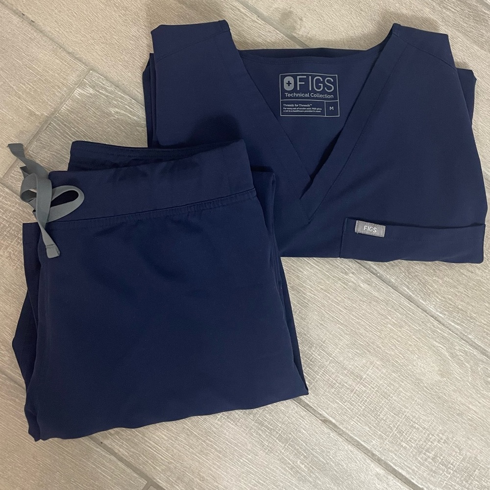 Figs scrub set, Navy blue size M